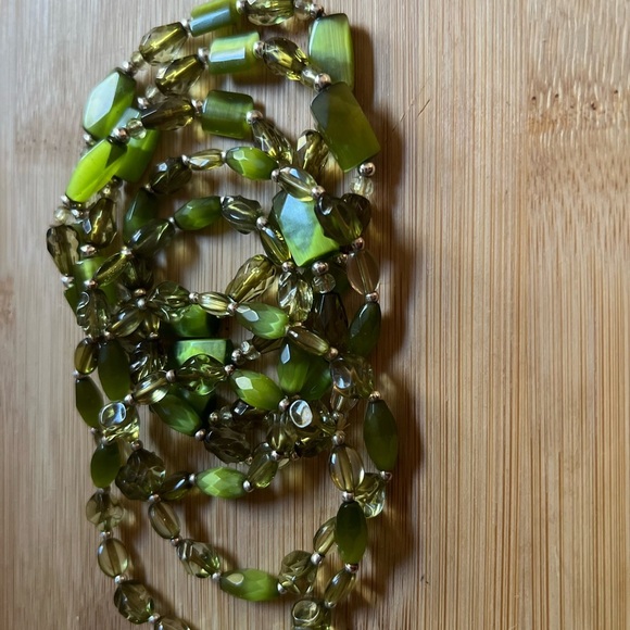 Avocado Green Mixed Style Glass Bead 7-piece Stretch Fashion Bracelet set - Picture 3 of 5